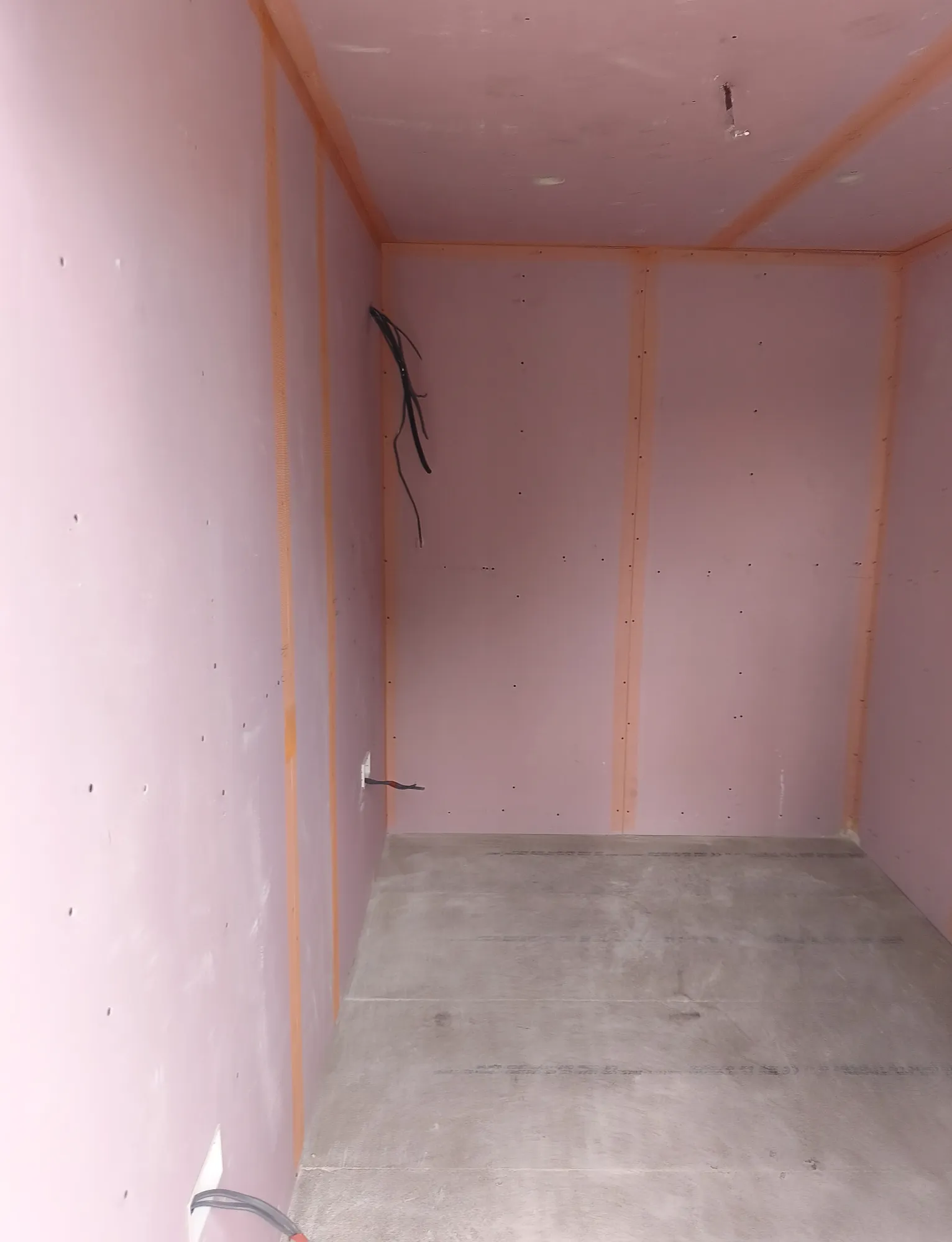 Internal lining ready for the next finishing stage